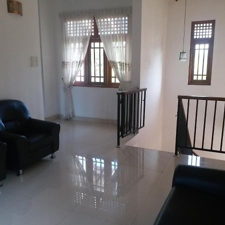 Hotel Red Rose Negombo Esterno foto