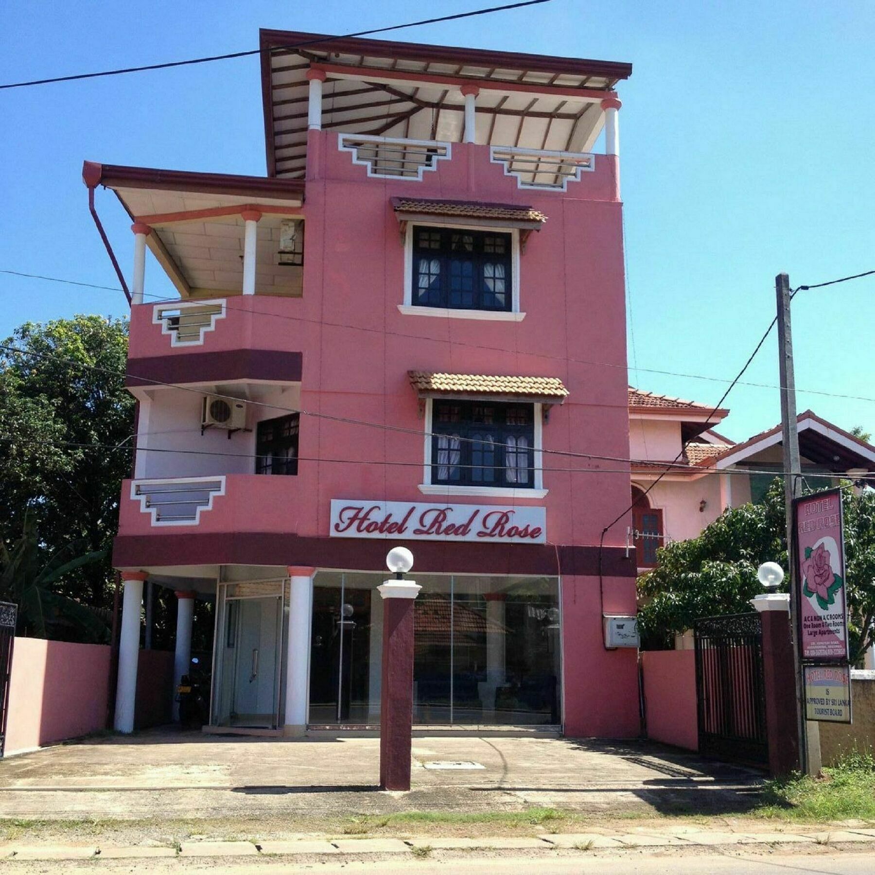 Hotel Red Rose Negombo Esterno foto