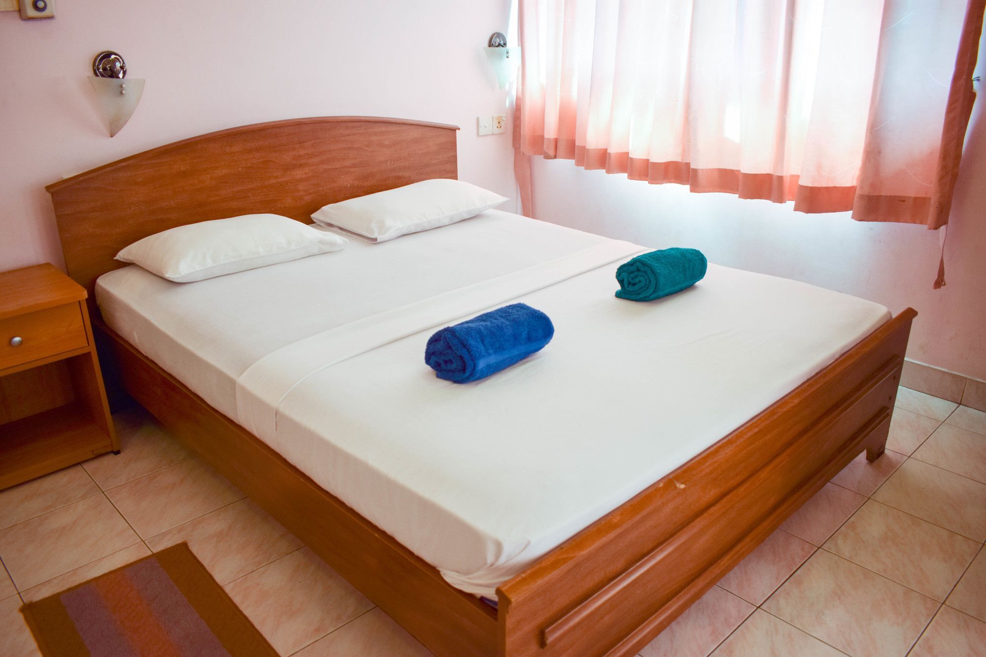 Hotel Red Rose Negombo Esterno foto